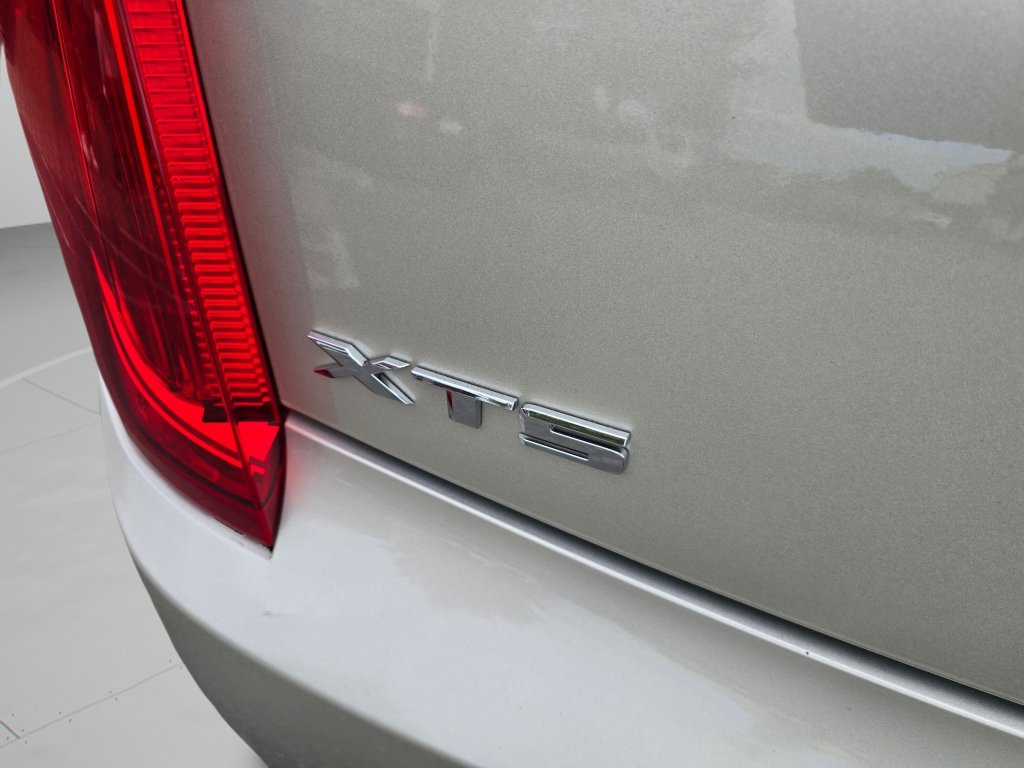 Used 2015 Cadillac XTS Luxury FWD image 27