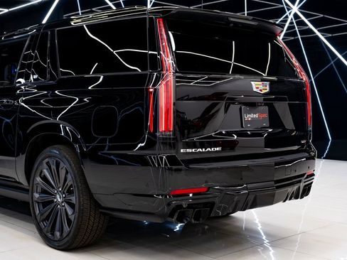 Used 2026 Cadillac Escalade ESV V AWD/4WD image 11