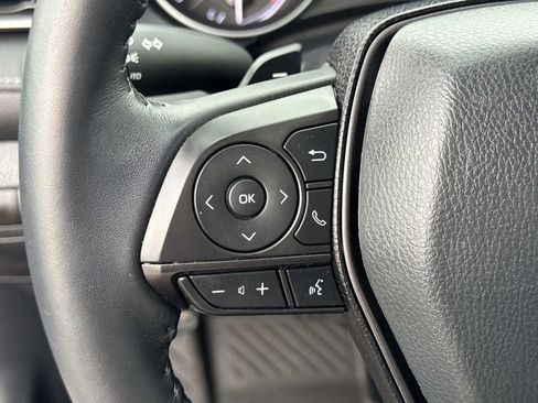 Used 2023 Toyota Camry SE image 10