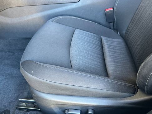 Used 2025 Nissan Altima 2.5 SV FWD image 13