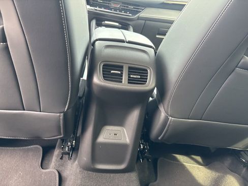 Used 2025 Buick Envision Sport Touring image 17