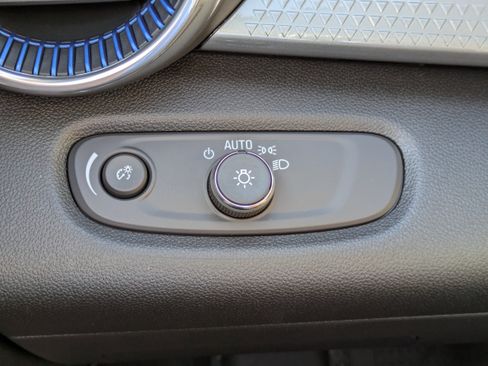 New 2026 Chevrolet Trax LT w/ Sunroof Package image 16