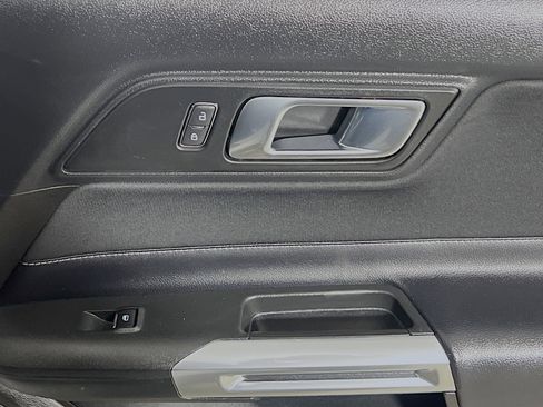 Used 2021 Ford Mustang Coupe image 32