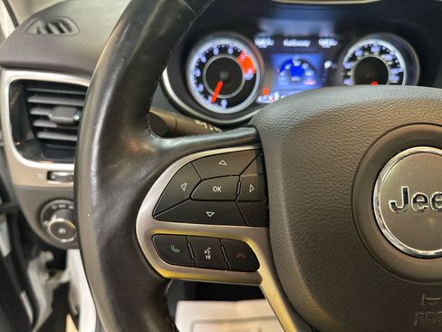 Used 2019 Jeep Cherokee Limited w/ Luxury Group AWD/4WD image 21