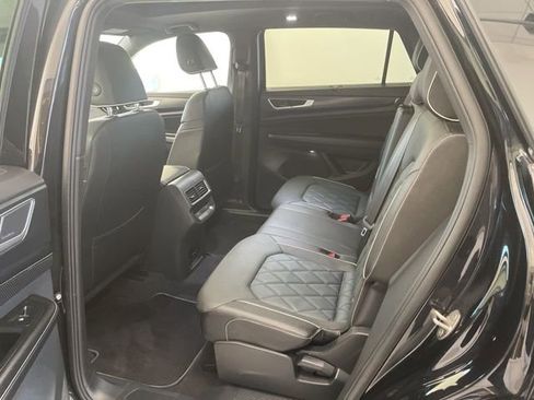 Used 2024 Volkswagen Atlas Cross Sport SEL Premium R-Line image 8