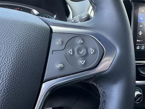 Used 2023 Chevrolet Traverse LT image 19