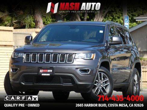 Used 2019 Jeep Grand Cherokee Laredo w/ 18" Wheel & 8.4" Radio Group RWD image 4