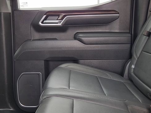 Used 2025 GMC Sierra 1500 SLT image 16