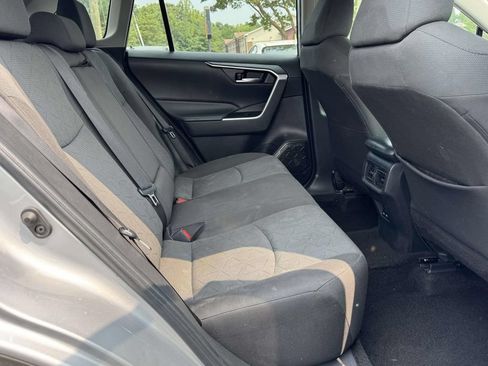 Used 2024 Toyota RAV4 XLE FWD image 15