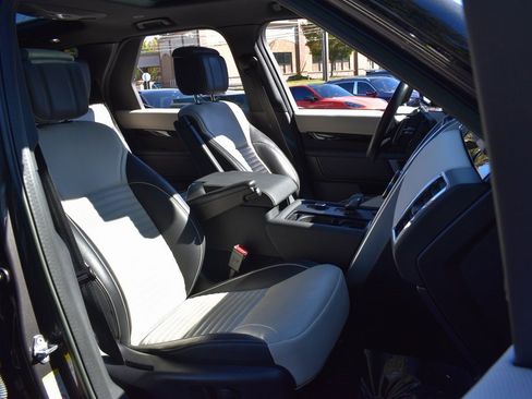 Used 2023 Land Rover Discovery HSE R-Dynamic image 32