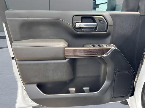 Used 2021 Chevrolet Silverado 1500 RST w/ Max Trailering Package AWD/4WD image 9