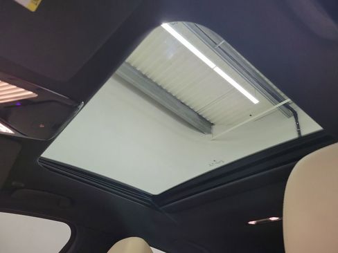 Used 2020 BMW 330i Sedan w/ Convenience Package image 17