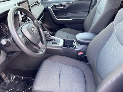 Used 2025 Toyota RAV4 XLE AWD/4WD image 18