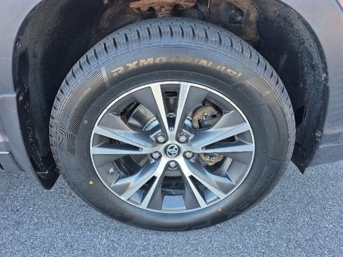 Used 2016 Toyota Highlander XLE AWD/4WD image 6