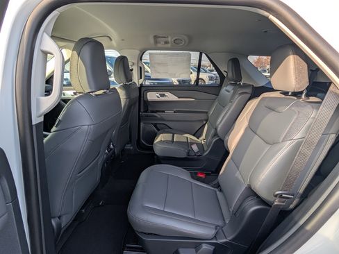 New 2026 Ford Explorer Active w/ Active Comfort Package image 11