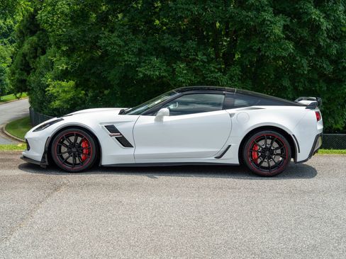 Used 2018 Chevrolet Corvette Grand Sport w/ Z07 Performance Package image 3