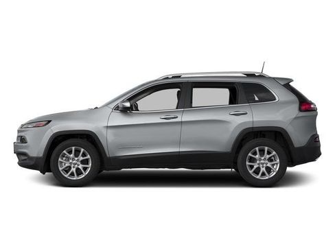 Used 2018 Jeep Cherokee Latitude Plus w/ Comfort/Convenience Group FWD image 6