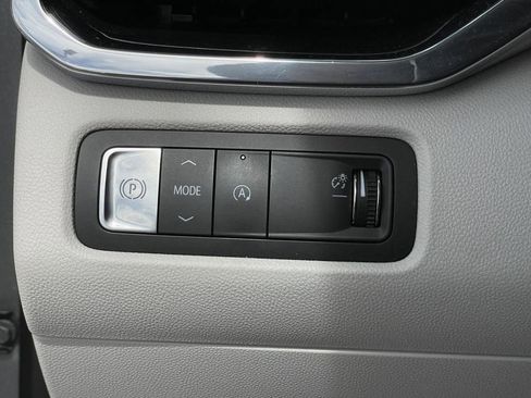 Certified 2025 GMC Acadia Denali w/ Super Cruise Package image 29