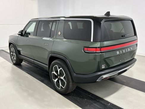 Used 2024 Rivian R1S Adventure AWD/4WD image 3