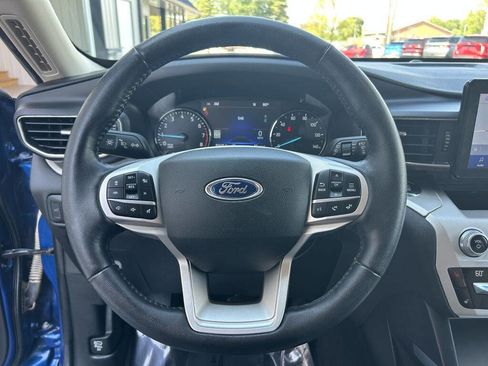Used 2021 Ford Explorer XLT w/ Equipment Group 202A AWD/4WD image 16