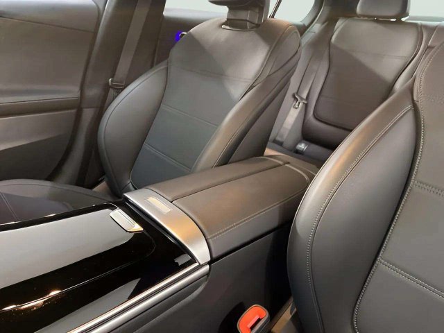 Used 2025 Mercedes-Benz C 300 Sedan image 55