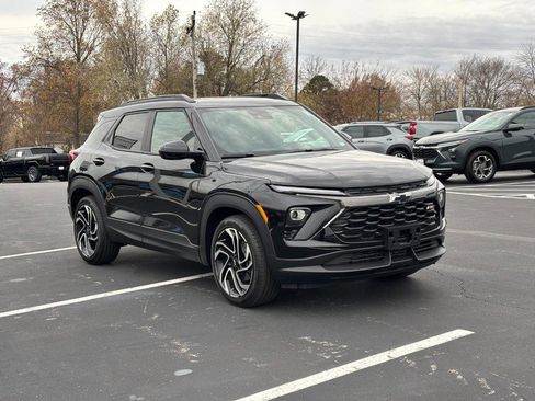Used 2025 Chevrolet TrailBlazer RS w/ Convenience Package image 2