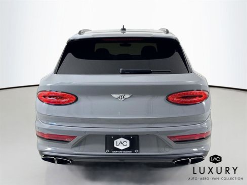 Used 2022 Bentley Bentayga image 7