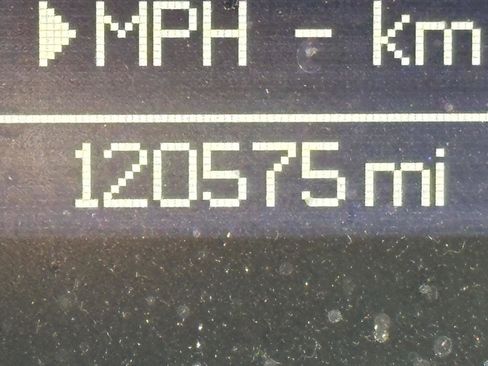 Used 2014 Chrysler Town & Country Touring-L image 13