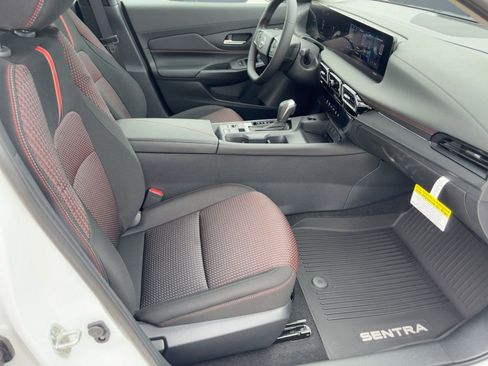 New 2026 Nissan Sentra SR w/ Floor Mat Package FWD image 29