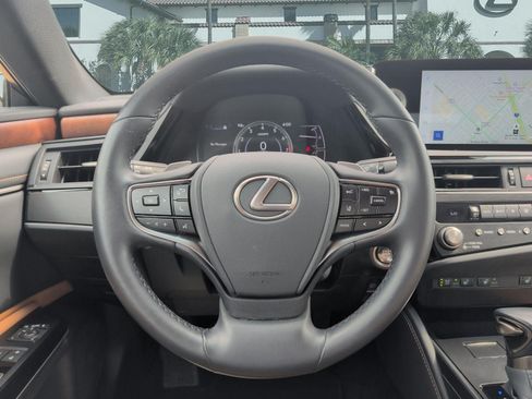 Certified 2025 Lexus ES 350 w/ Premium Package FWD image 13