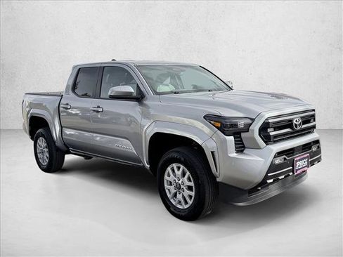 Certified 2025 Toyota Tacoma SR5 image 3