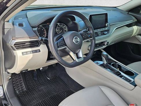 Used 2021 Nissan Altima 2.5 SL FWD image 10