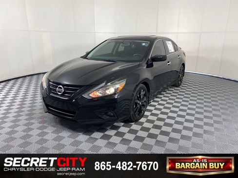 Used 2018 Nissan Altima 2.5 SR w/ SR Midnight Edition image 3