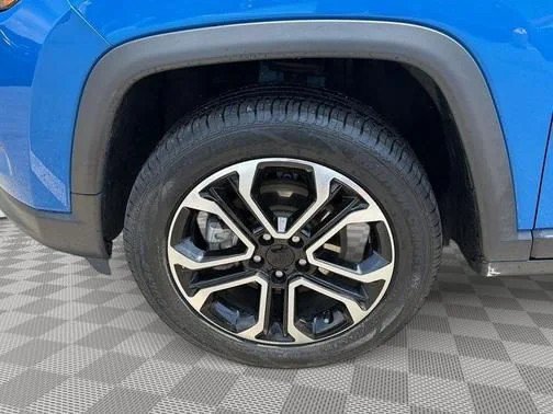 Used 2022 Jeep Compass Limited AWD/4WD image 13