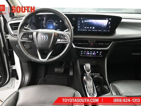 Used 2025 Buick Encore GX Avenir w/ Avenir Convenience Package AWD/4WD image 11