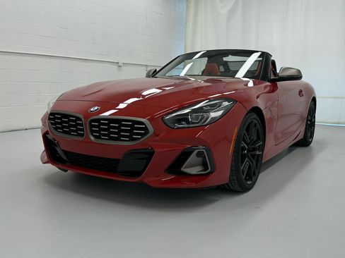 Used 2024 BMW Z4 M40i w/ Premium Package image 3