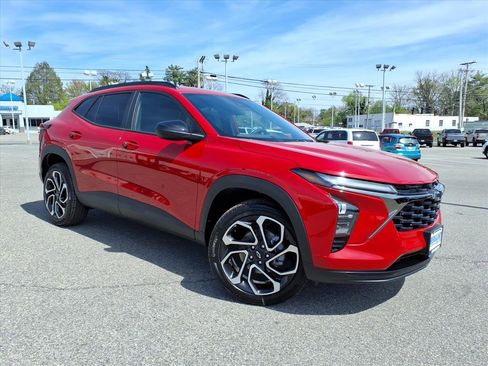 New 2026 Chevrolet Trax RS image 2