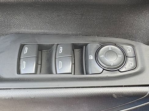 Used 2025 Chevrolet Silverado 1500 Custom image 13