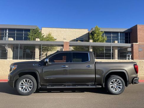 Used 2019 GMC Sierra 1500 Denali w/ Driver Alert Package II AWD/4WD image 3