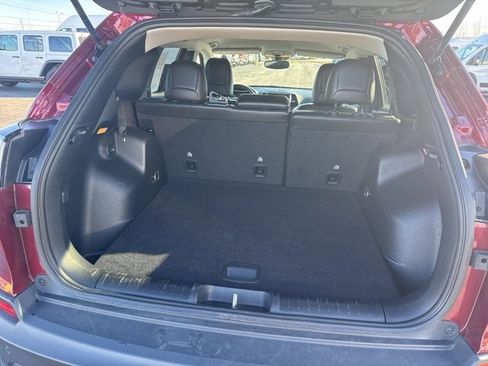 Used 2021 Jeep Cherokee Latitude Plus image 7