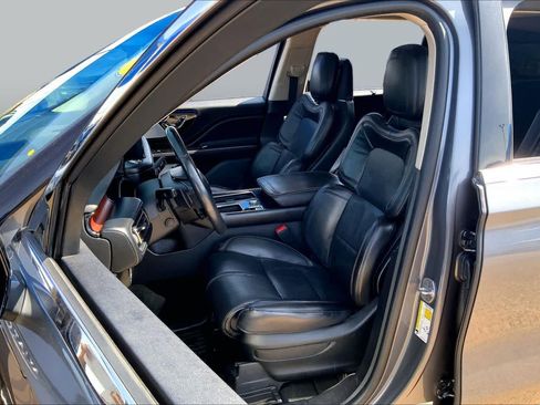 Used 2022 Lincoln Aviator Reserve w/ Equipment Group 201A AWD/4WD image 8