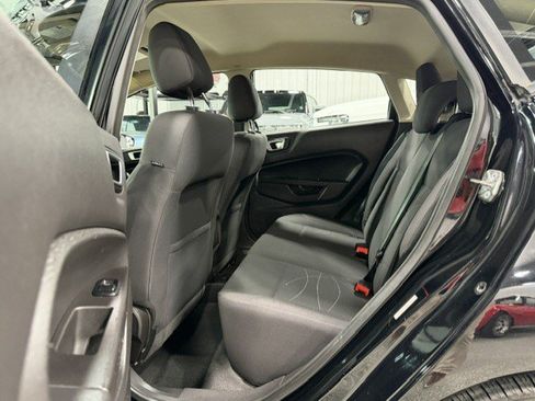 Used 2016 Ford Fiesta SE w/ Cold Weather Package FWD image 9