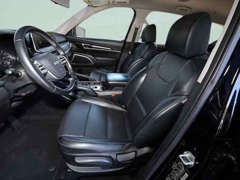 Used 2022 Kia Telluride LX FWD image 11