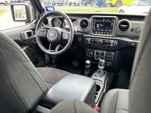 Used 2022 Jeep Gladiator Sport AWD/4WD image 25