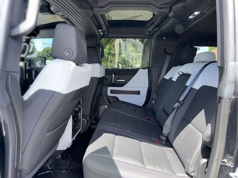 Used 2024 GMC Hummer EV 3X AWD/4WD image 11