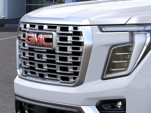 New 2026 GMC Yukon Denali w/ Denali Reserve Package image 13