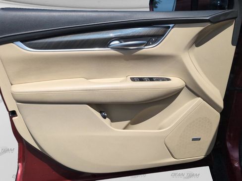 Used 2018 Cadillac XT5 FWD image 10