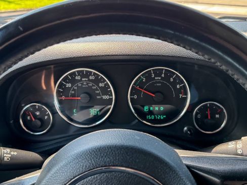 Used 2017 Jeep Wrangler Unlimited Sahara AWD/4WD image 24