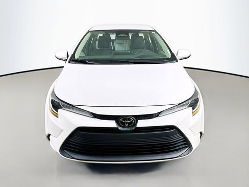 Used 2023 Toyota Corolla LE FWD image 2