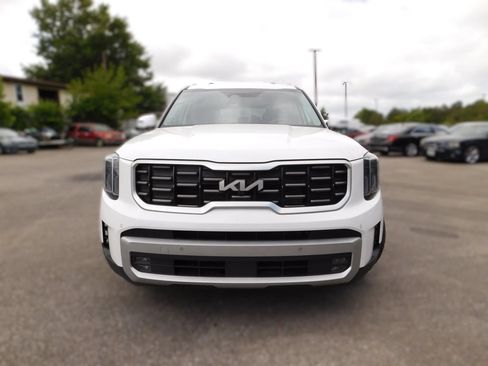 Used 2024 Kia Telluride AWD image 3